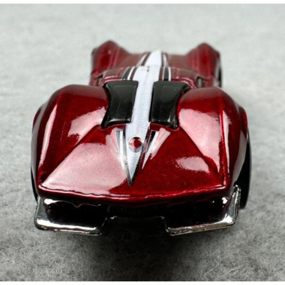 HOT WHEELS '63 CHEVY CORVETTE STINGRAY 1:64 RED & WHITE 2 3/4